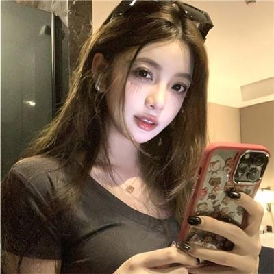 轻轻拂过